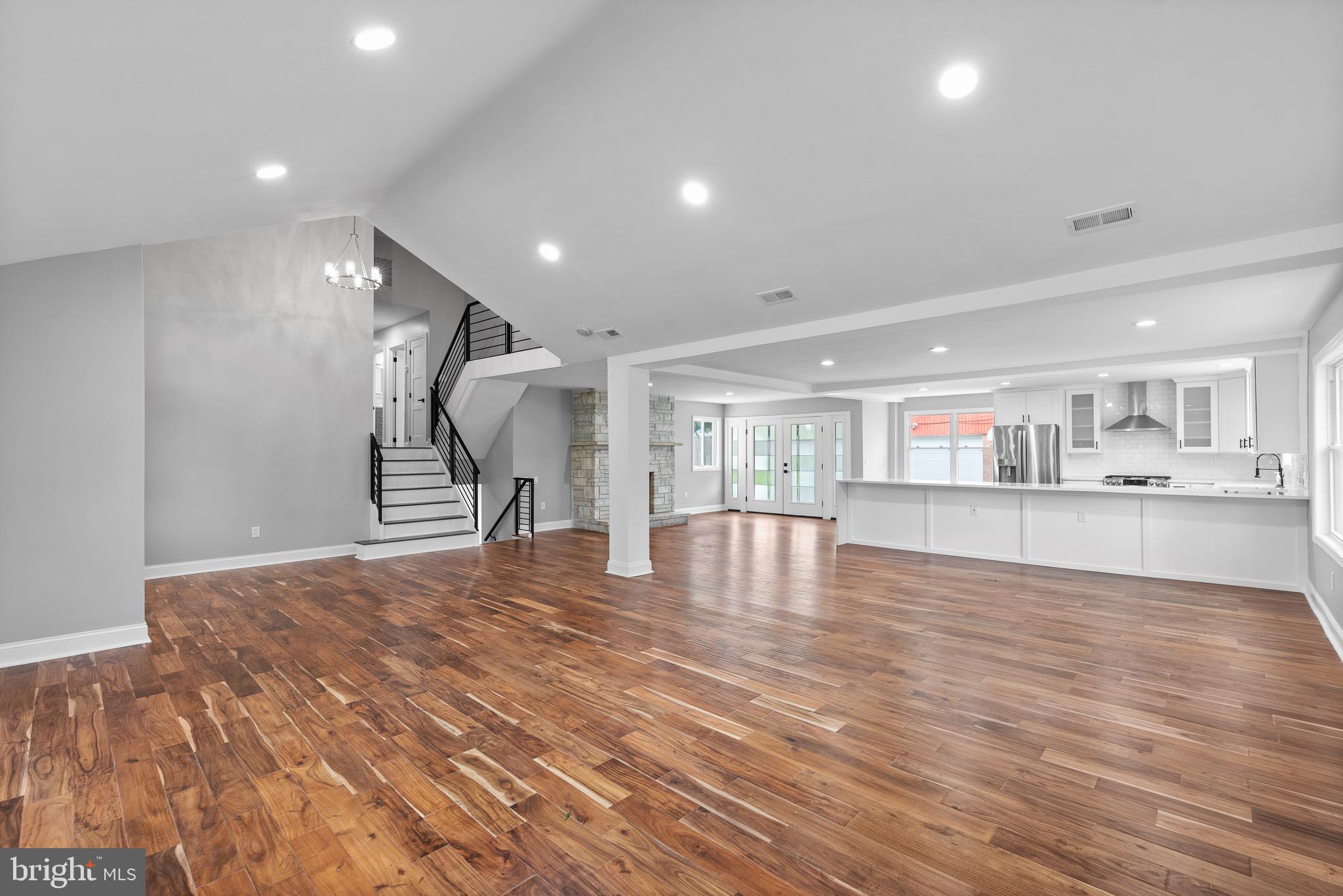 111 Yew Road Cheltenham, PA 19012 - Photo 3 of 38