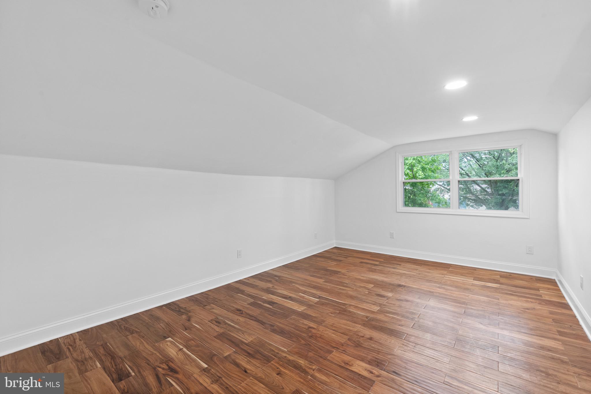 111 Yew Road Cheltenham, PA 19012 - Photo 26 of 38