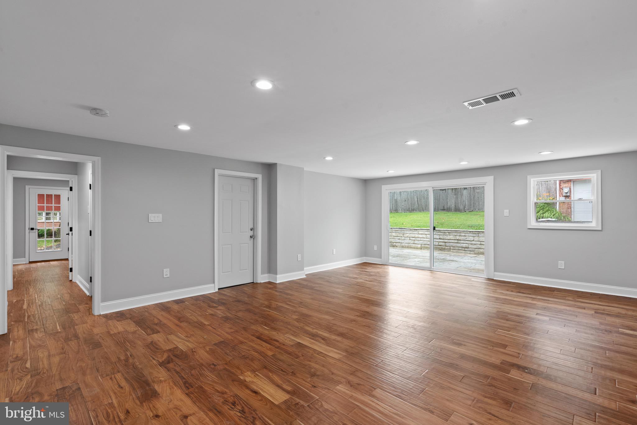 111 Yew Road Cheltenham, PA 19012 - Photo 28 of 38