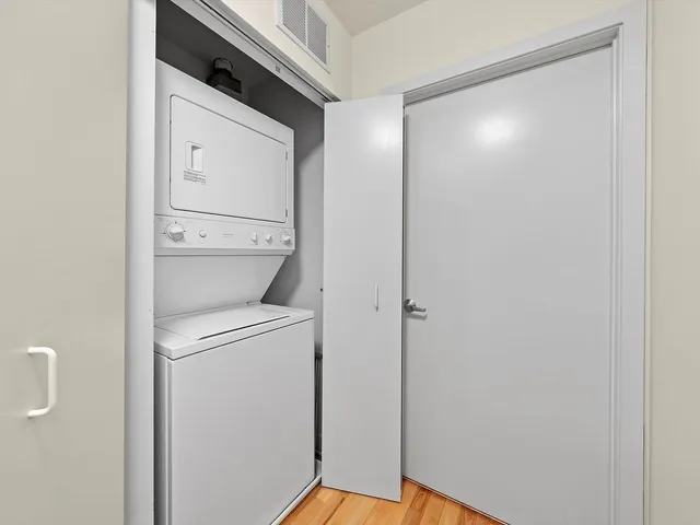 $3,900 | 211 East Ohio Street, Unit 307, Chicago, IL 60611