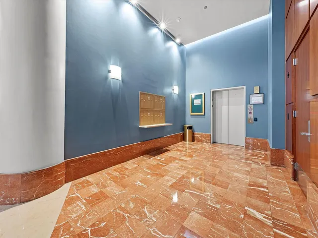 $3,900 | 211 East Ohio Street, Unit 307, Chicago, IL 60611