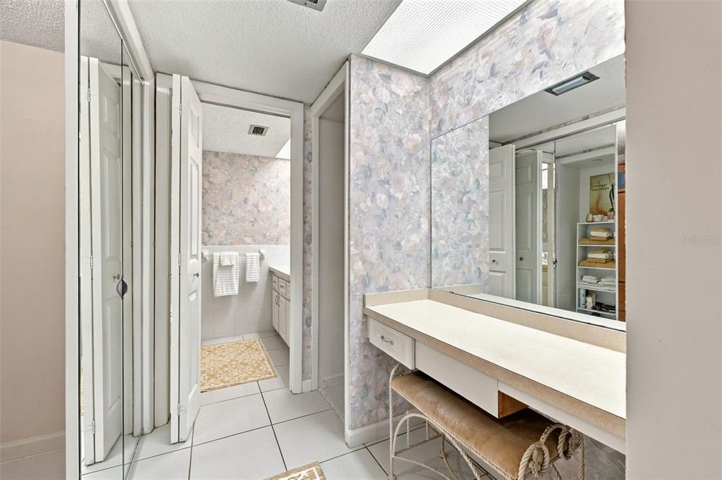 2101 Sunset Point Road, Unit 1502 Clearwater, FL 33765 - Photo 15 of 37 Gallery Image 15