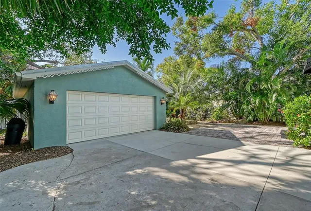 $1,500,000 | 1732 Hillview Street, Sarasota, FL 34239