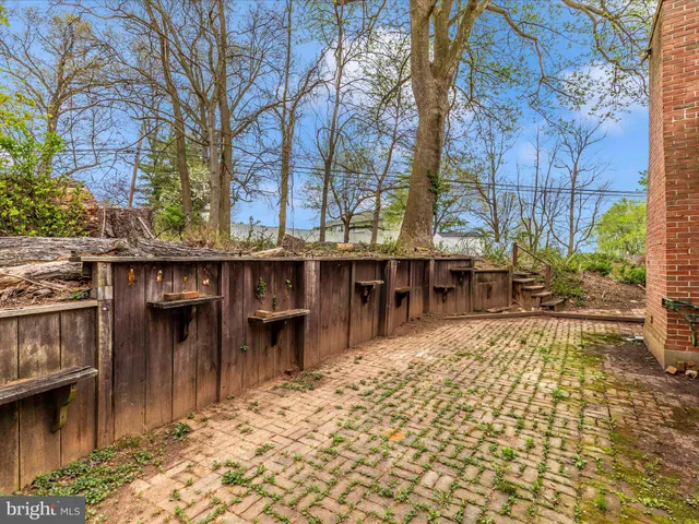 $544,000 | 7518 Oakmont Drive, Frederick, MD 21702