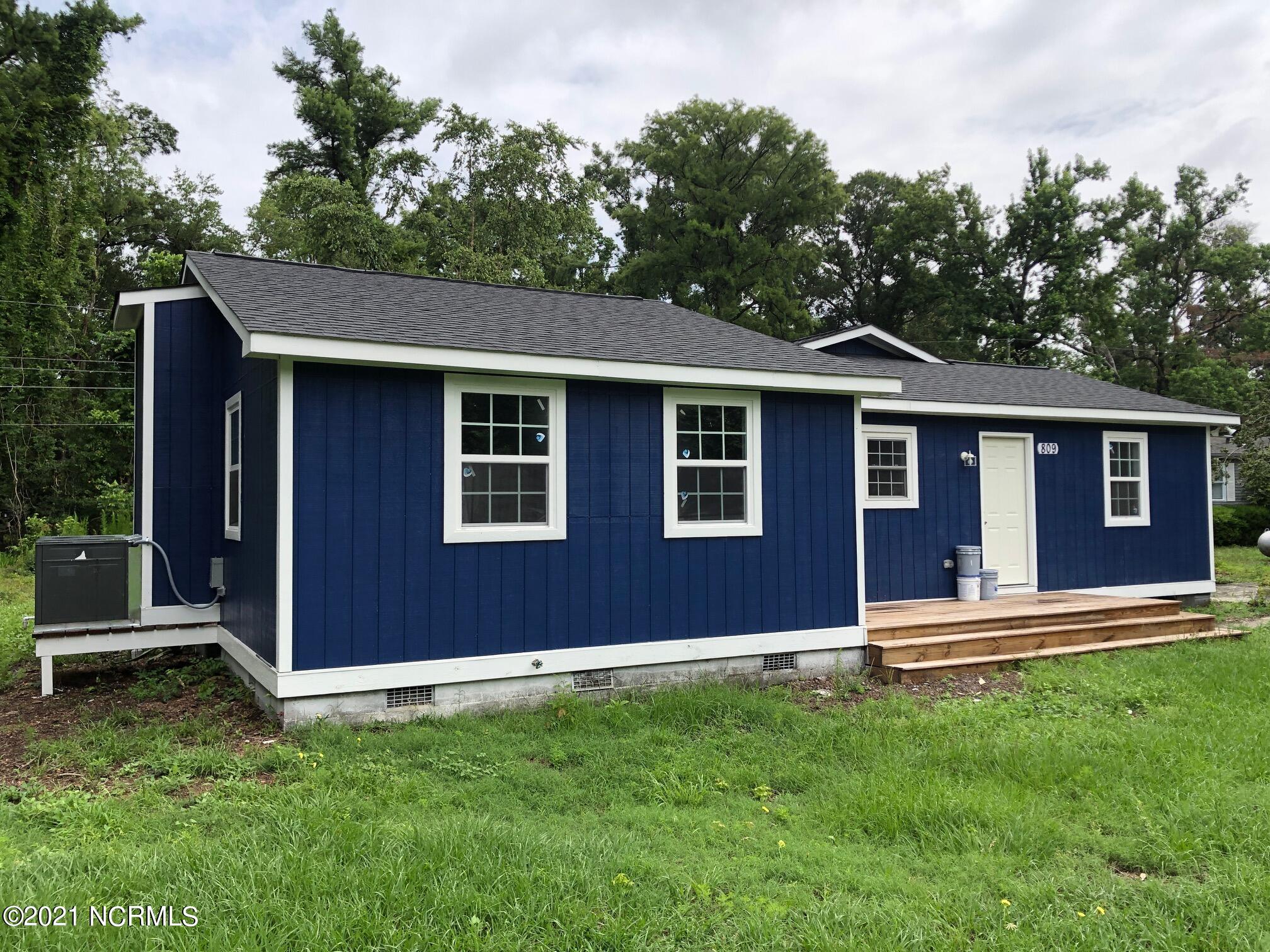 809 Bozeman Road Wilmington, NC 28412 - Photo 6 of 17 Front View