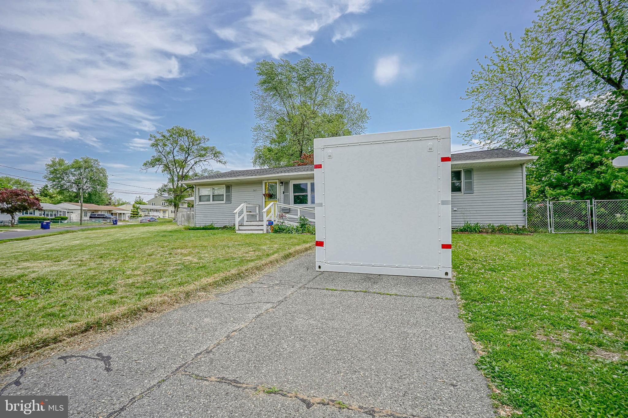 541 Windsor Avenue Maple Shade, NJ 08052 - Photo 4 of 21 Moving Pod