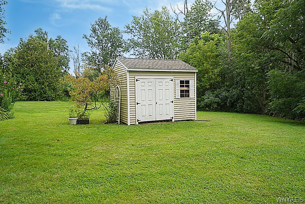 2398 Niagara Road Wheatfield, NY 14304 - Photo 27 of 31 Gallery Image 27