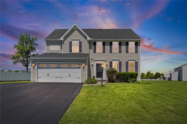 $499,900 | 1768 Spartan Drive, Farmington, NY 14425
