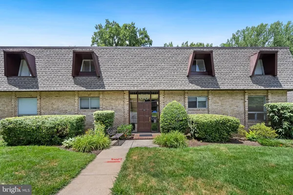 $320,000 | 11606 Vantage Hill Road, Unit 12B, Reston, VA 20190