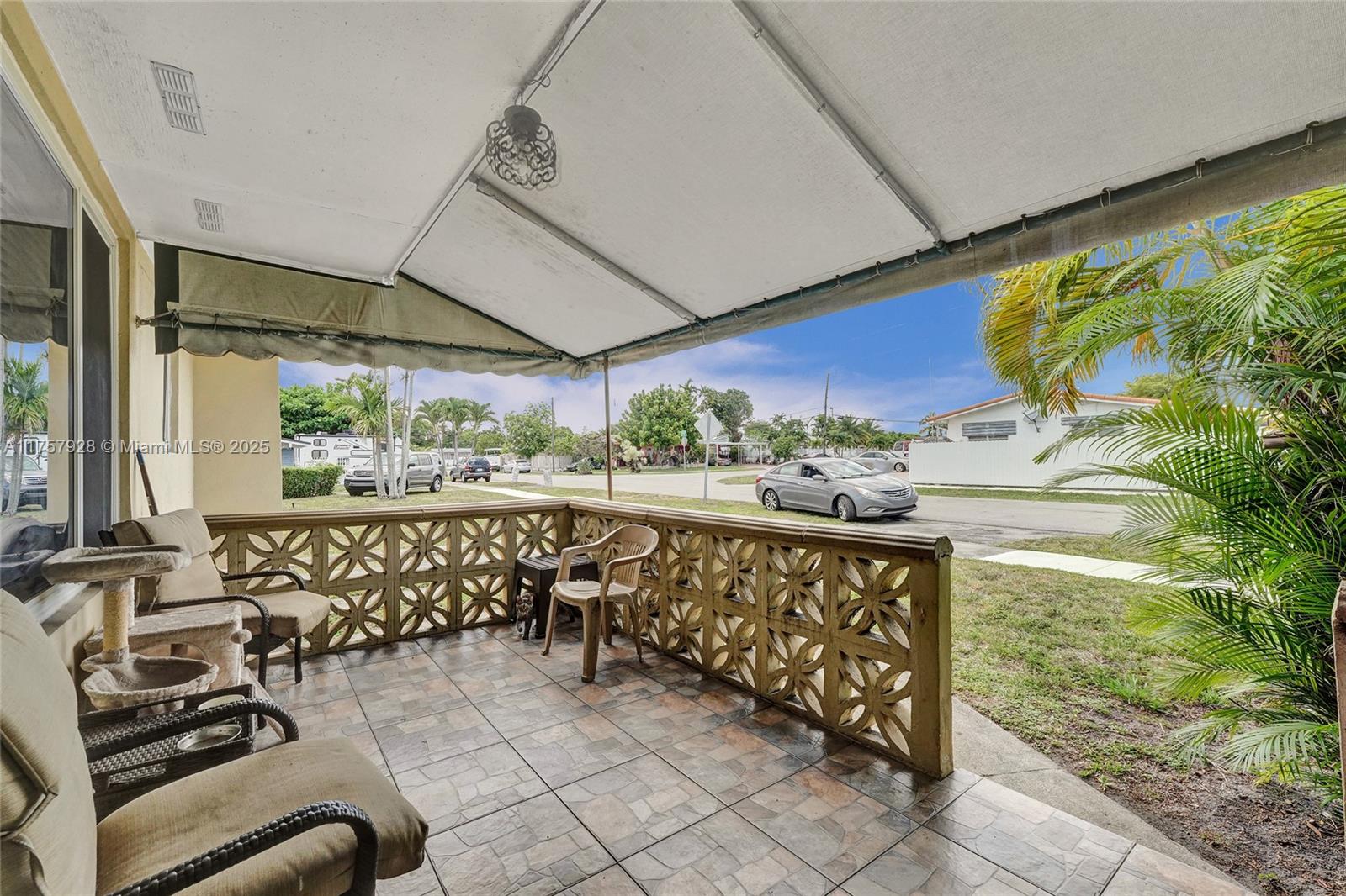 534 West 53rd Terrace Hialeah, FL 33012 - Photo 3 of 34 a view of an outdoor space