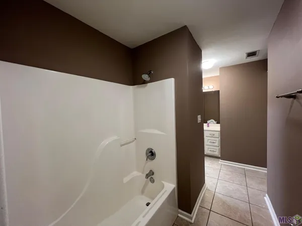 $3,750 | 9240-9250 Lockhart Road, Denham Springs, LA 70726