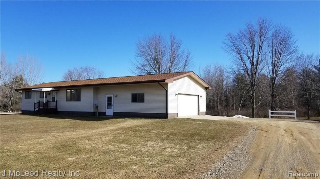 7121 State Road Millington, MI 48746 - Photo 1 of 6