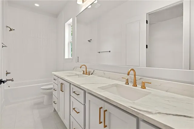 $657,900 | 5060 Twin River Place, Covington, LA 70433