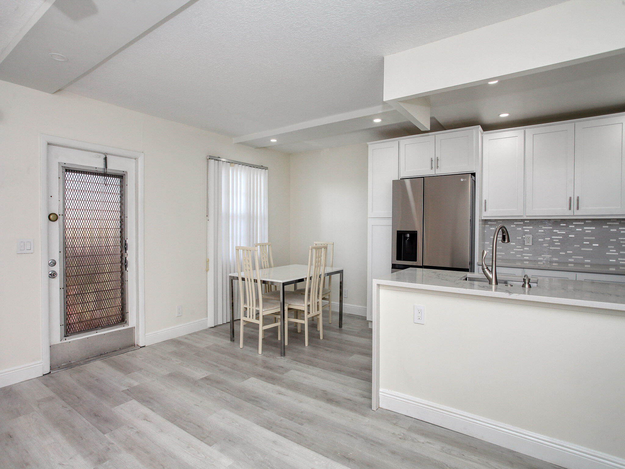 3047 Guildford East, Unit C Boca Raton, FL 33434 - Photo 12 of 50 LIVING ROOM