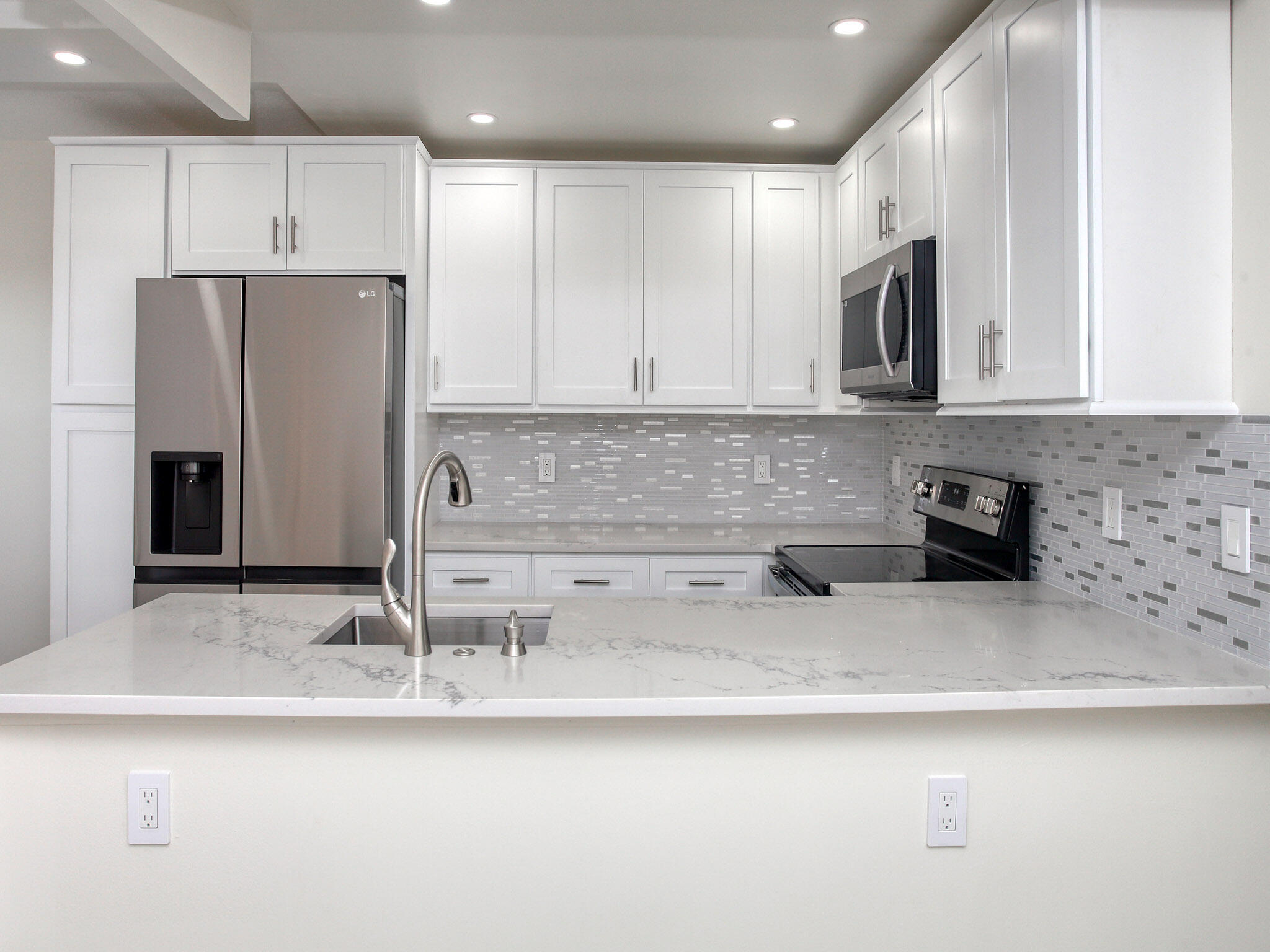 3047 Guildford East, Unit C Boca Raton, FL 33434 - Photo 17 of 50 KITCHEN