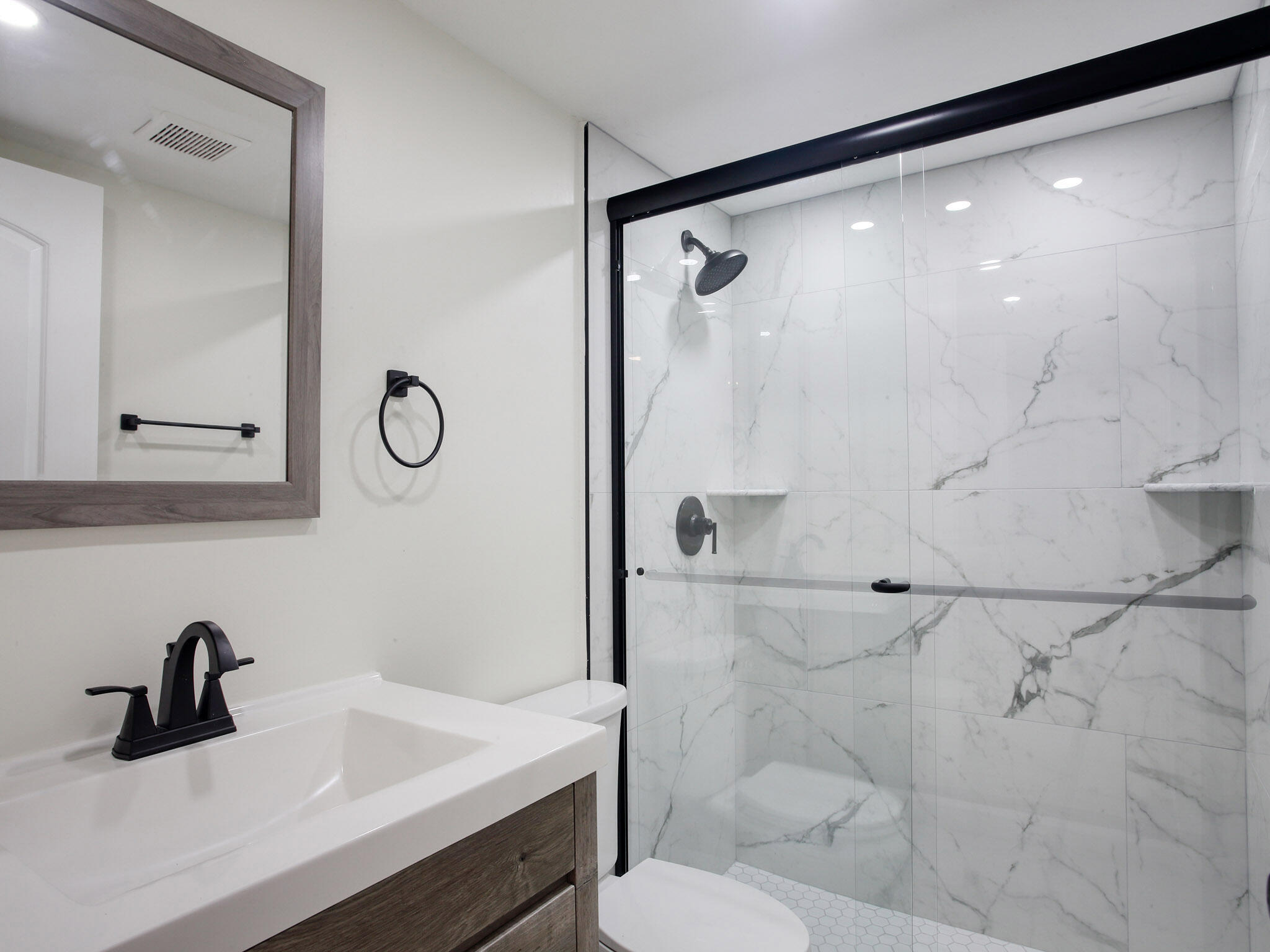 3047 Guildford East, Unit C Boca Raton, FL 33434 - Photo 19 of 50 BATH