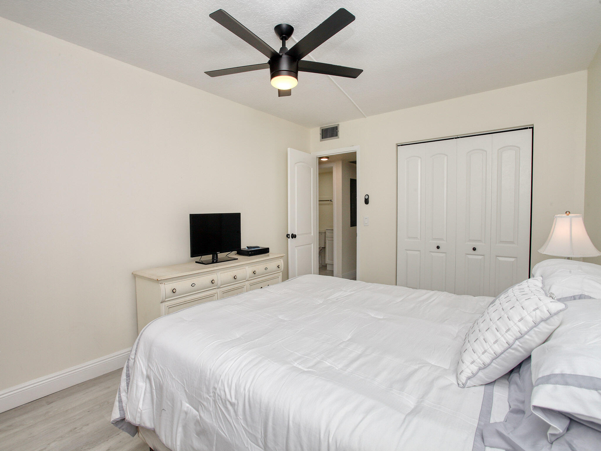 3047 Guildford East, Unit C Boca Raton, FL 33434 - Photo 22 of 50 BEDROOM