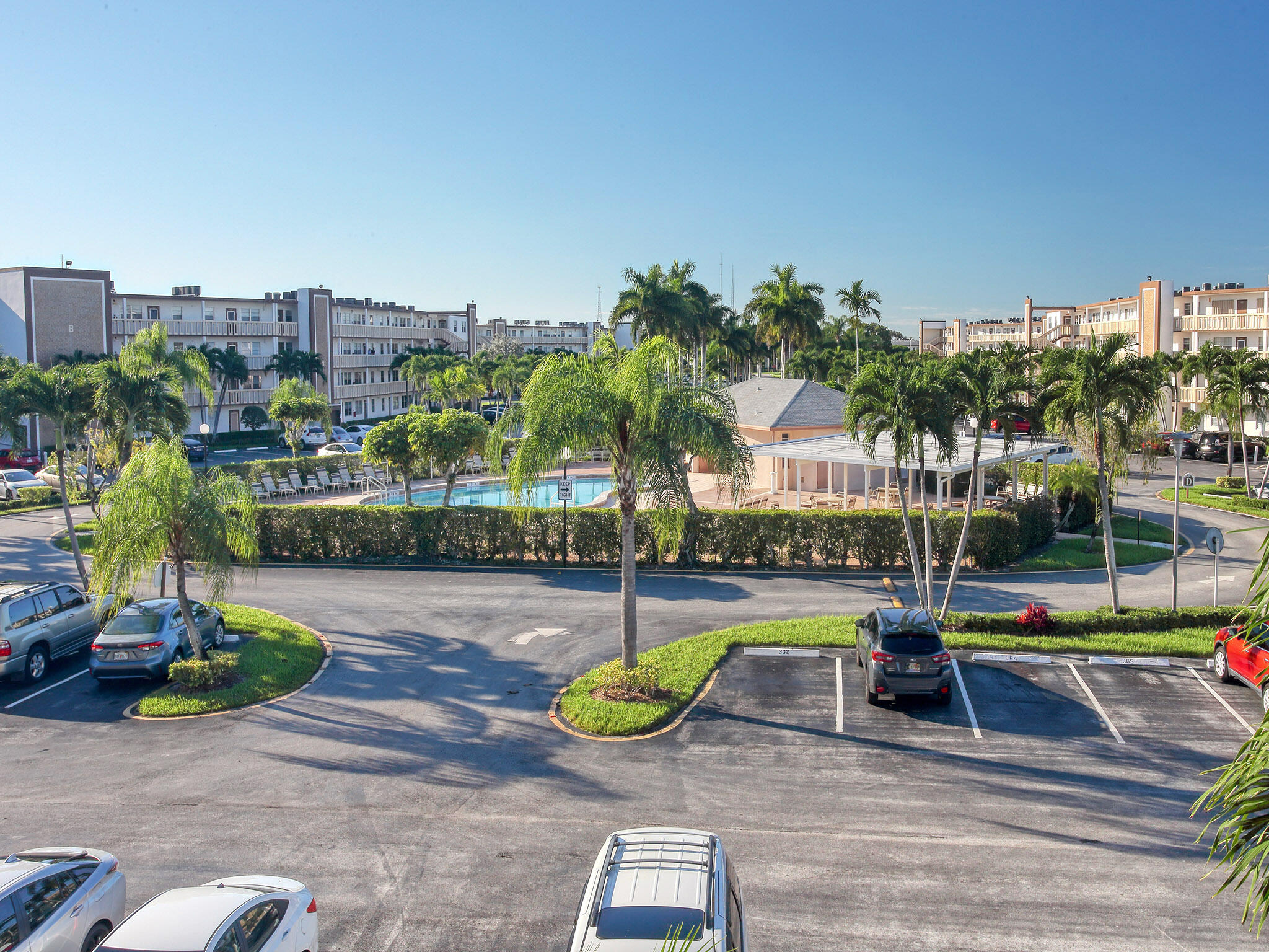 3047 Guildford East, Unit C Boca Raton, FL 33434 - Photo 34 of 50 POOL