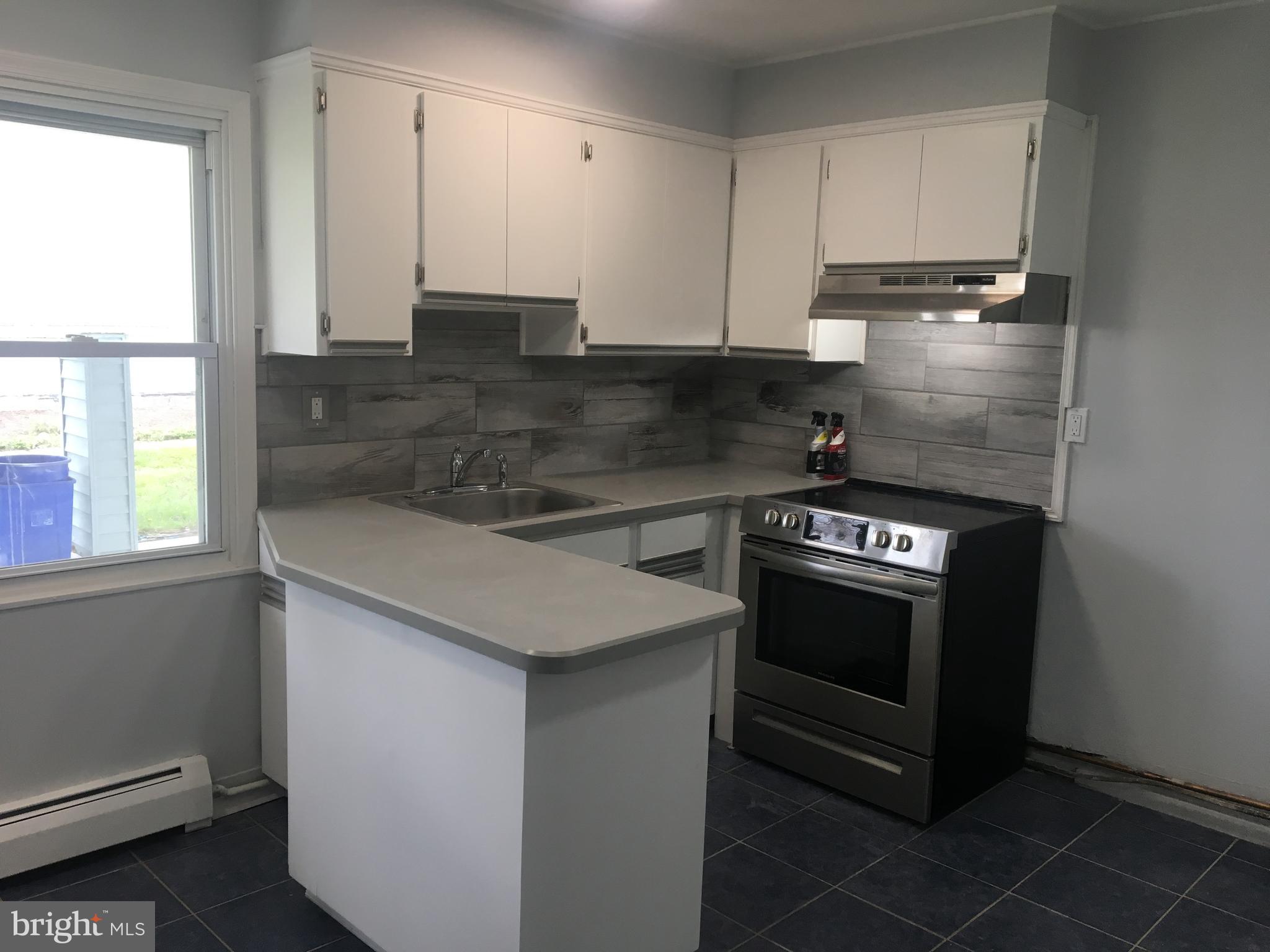 7 Gamewood Road Levittown, PA 19057 - Photo 2 of 9