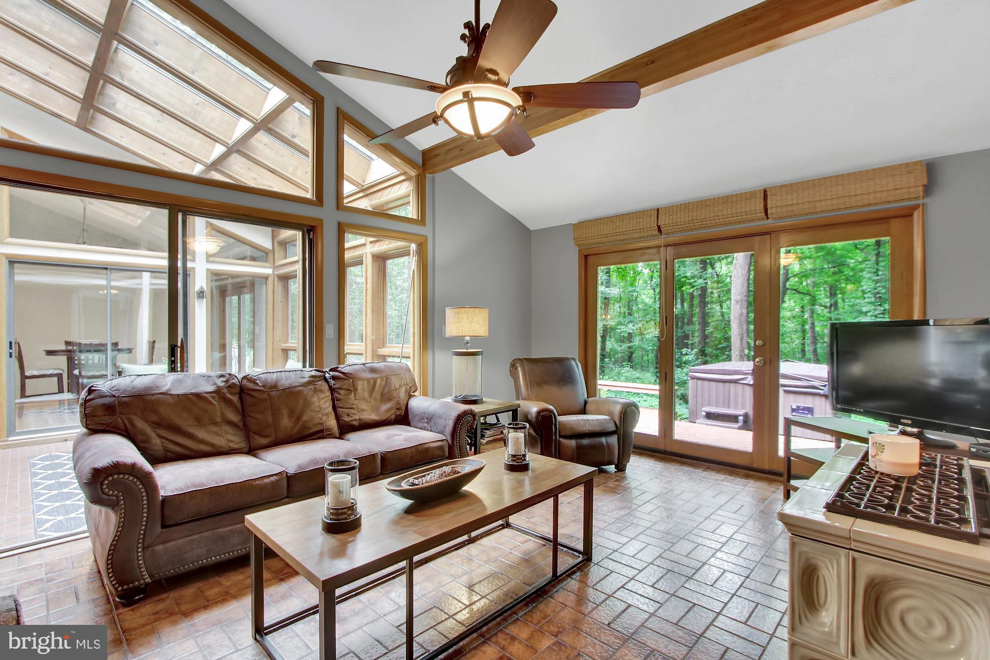19554 Dutton Road Stewartstown, PA 17363 - Photo 4 of 36 Gallery Image 4