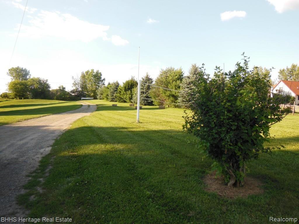 3122 Beck Road Howell, MI 48843 - Photo 25 of 29 Beck front driveway.jpg