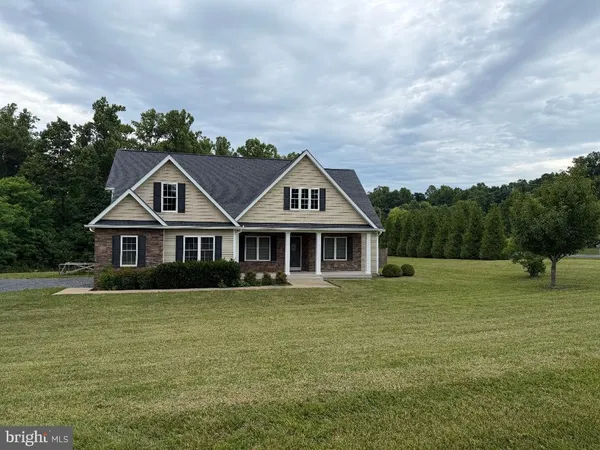 $850,000 | 425 Freezeland Loop Road, Linden, VA 22642