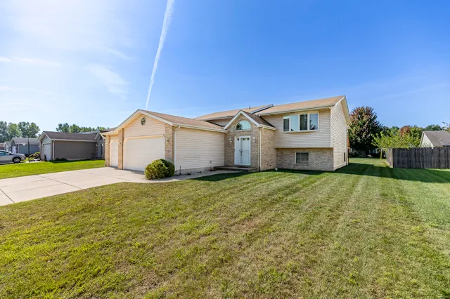 $360,000 | 7723 Eider Avenue, Hobart, IN 46342