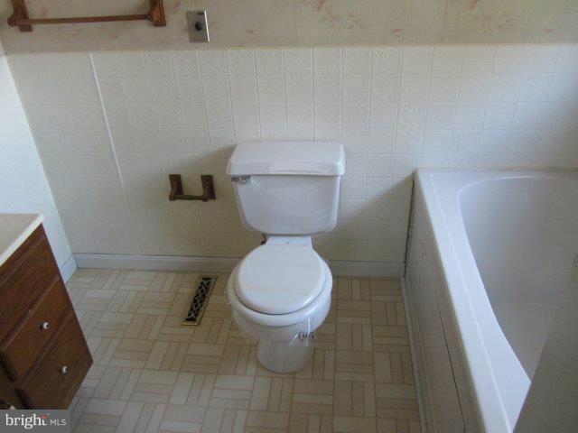 4323 Cabin Creek Hurlock Road Hurlock, MD 21643 - Photo 9 of 10 Bath