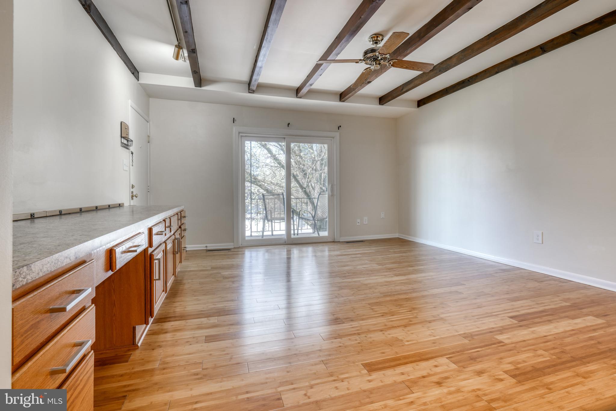 1 Center Road Towson, MD 21286 - Photo 5 of 24 Living Room