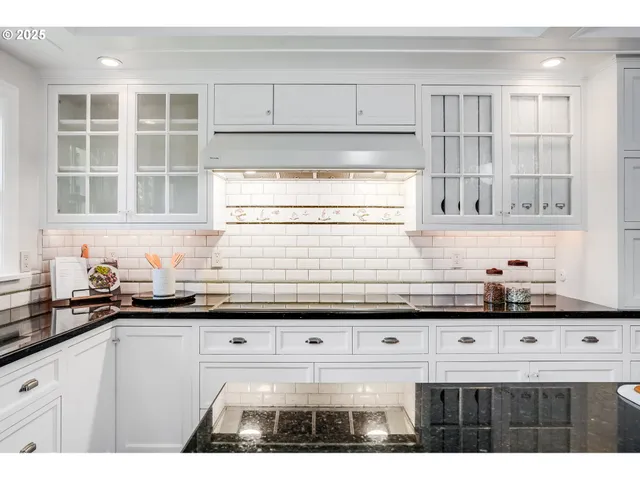 $2,250,000 | 629 Southeast St Andrews Drive, Portland, OR 97202