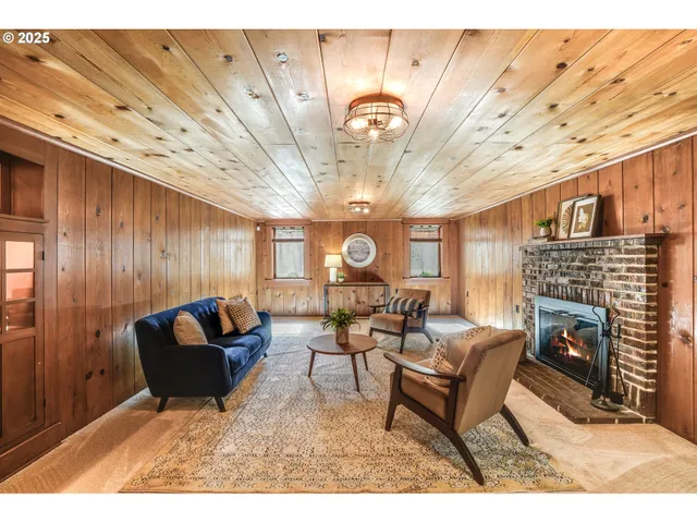 $2,250,000 | 629 Southeast St Andrews Drive, Portland, OR 97202