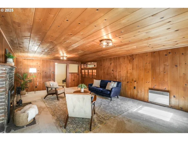 $2,250,000 | 629 Southeast St Andrews Drive, Portland, OR 97202