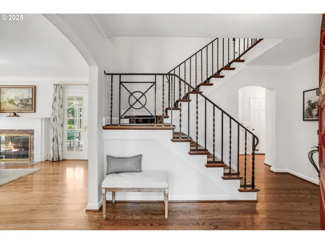 $2,250,000 | 629 Southeast St Andrews Drive, Portland, OR 97202