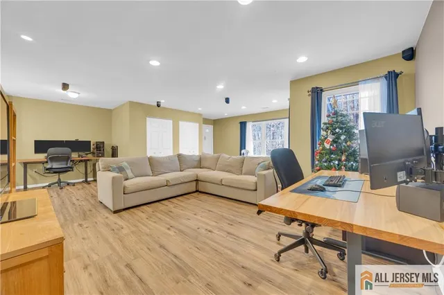 $359,999 | 65 Pennsylvania Way, North Brunswick, NJ 08902