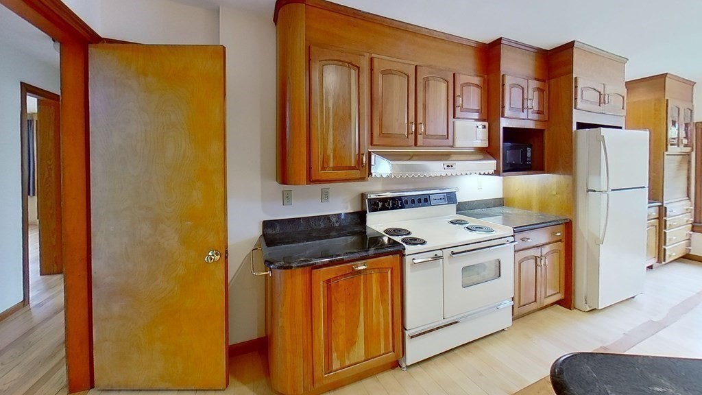 80 Fox Farms Road Northampton, MA 01062 - Photo 13 of 40