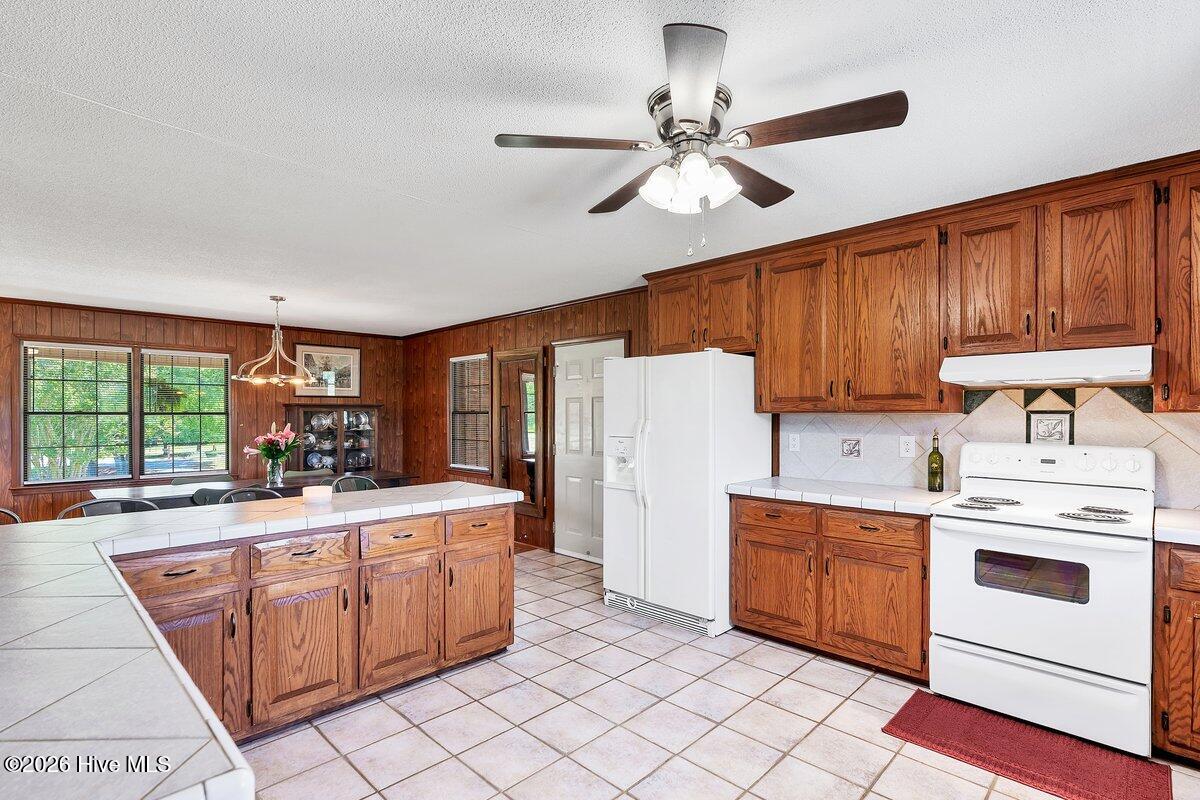 216 Phillips Road Bennett, NC 27208 - Photo 22 of 46 Kitchen