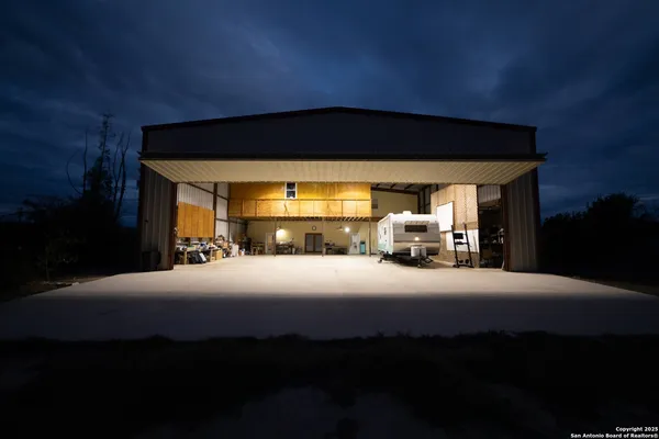 $624,900 | 121 Pitts Lane, Marion, TX 78124