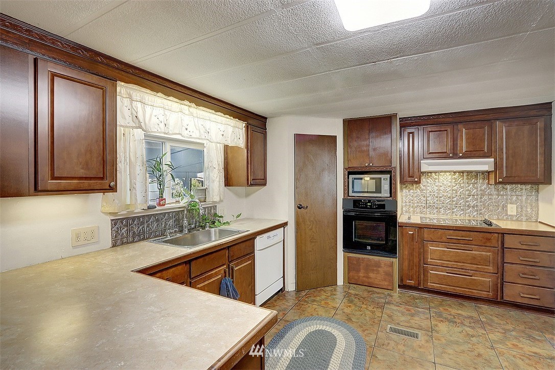 2200 196th Street Southeast, Unit 33 Bothell, WA 98012 - Photo 7 of 14