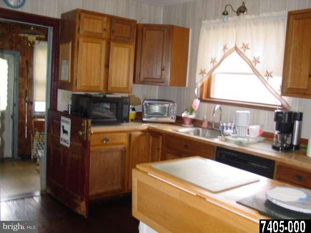 447 Maple Street Manchester, PA 17345 - Photo 10 of 25 Gallery Image 10