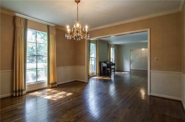 5958 Post Road Nashville, TN 37205 - Photo 4 of 20 Elegant dining room for dinner parties