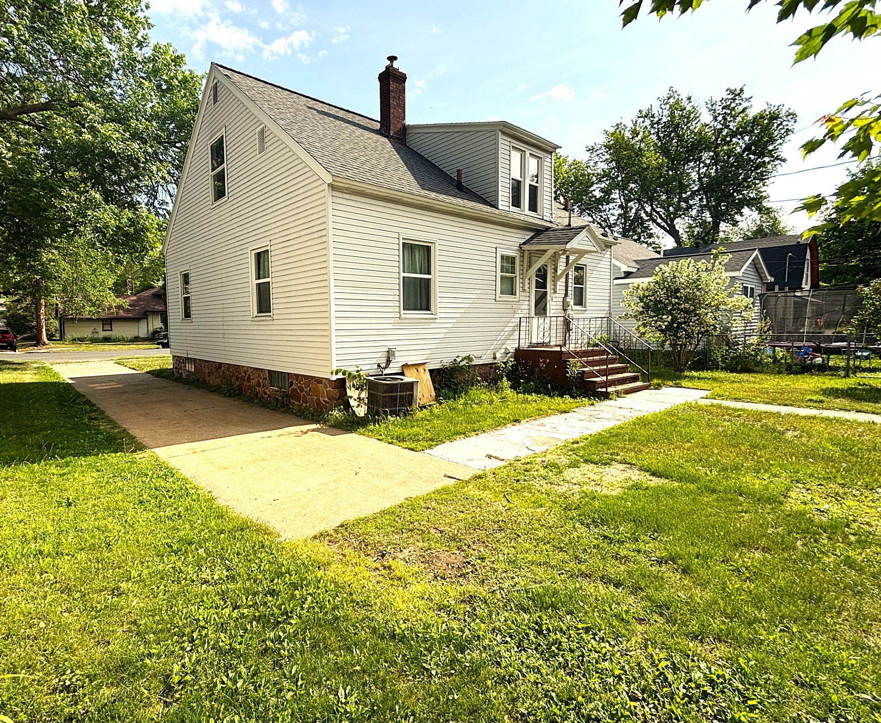 515 Oak Street Spooner, WI 54801 - Photo 4 of 34