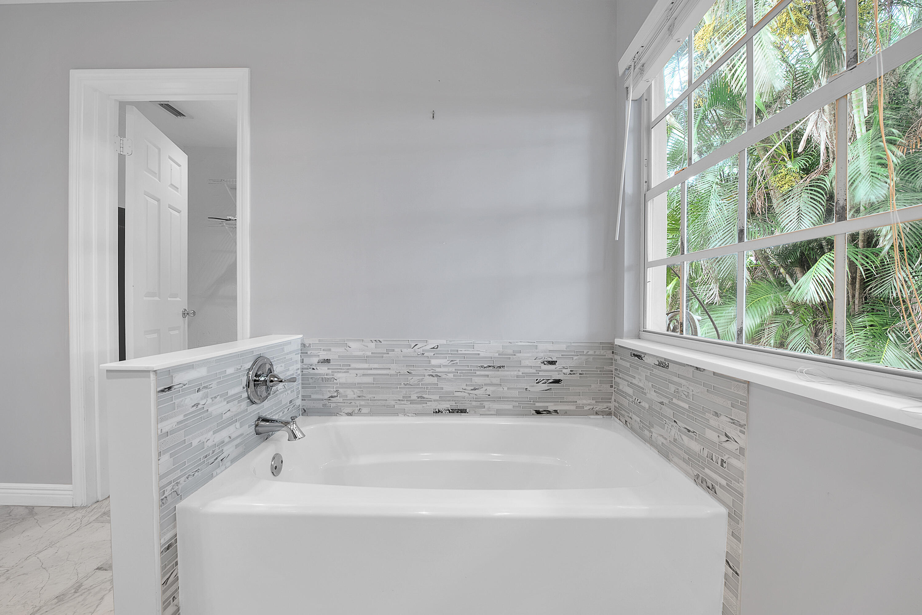 2098 Park Place Boca Raton, FL 33486 - Photo 13 of 32 Interior-20