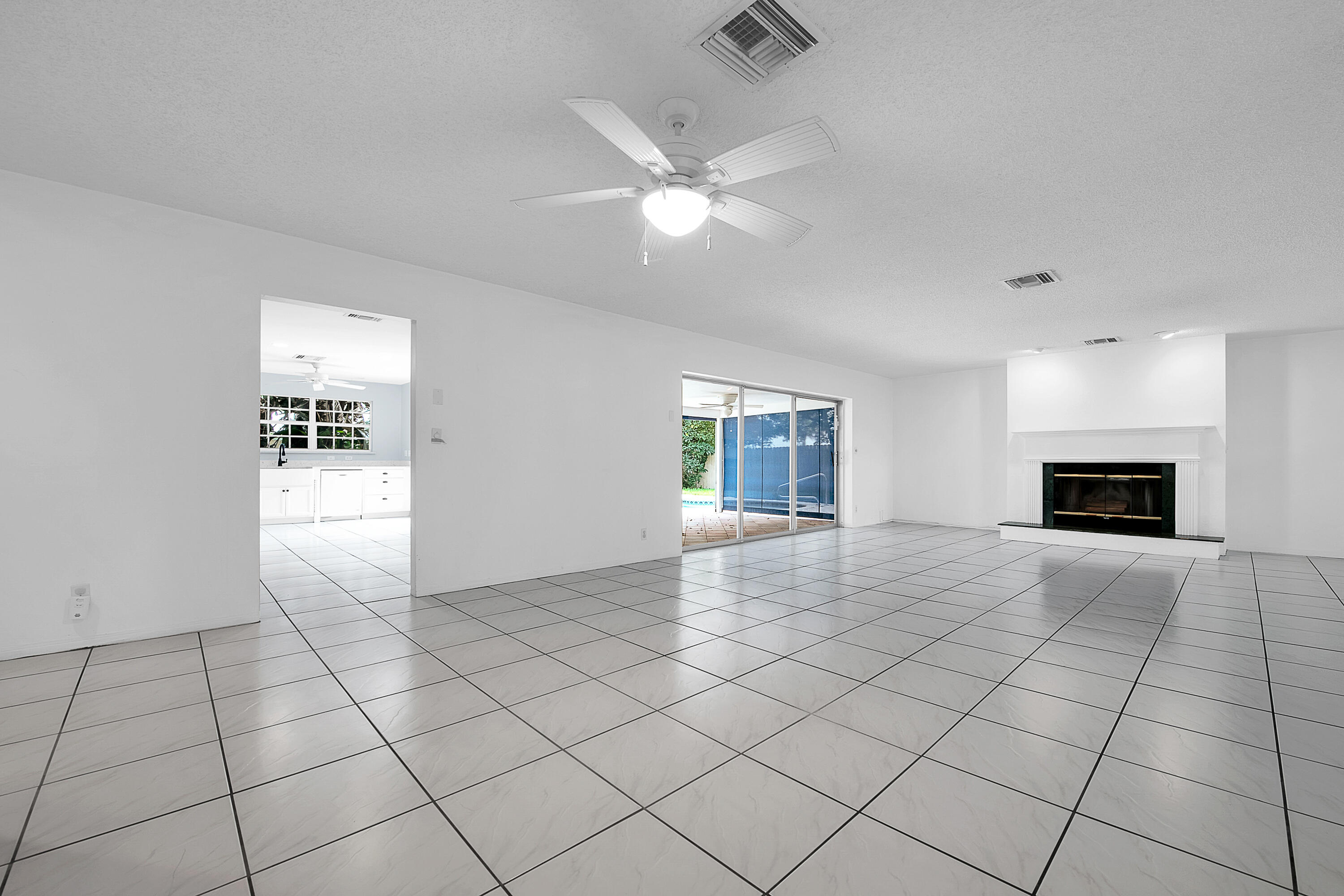 2098 Park Place Boca Raton, FL 33486 - Photo 16 of 32 Interior-7