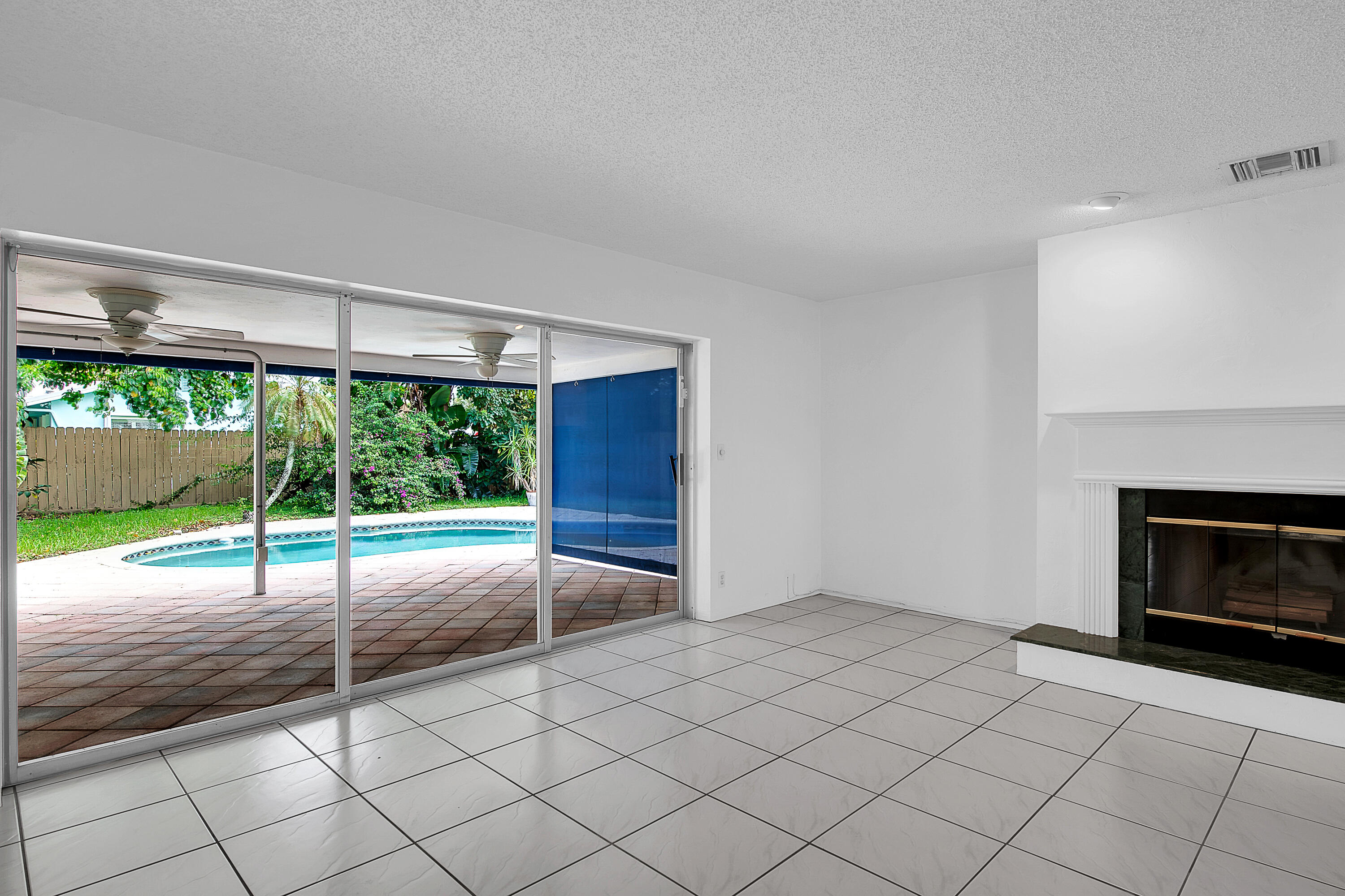 2098 Park Place Boca Raton, FL 33486 - Photo 18 of 32 Interior-39