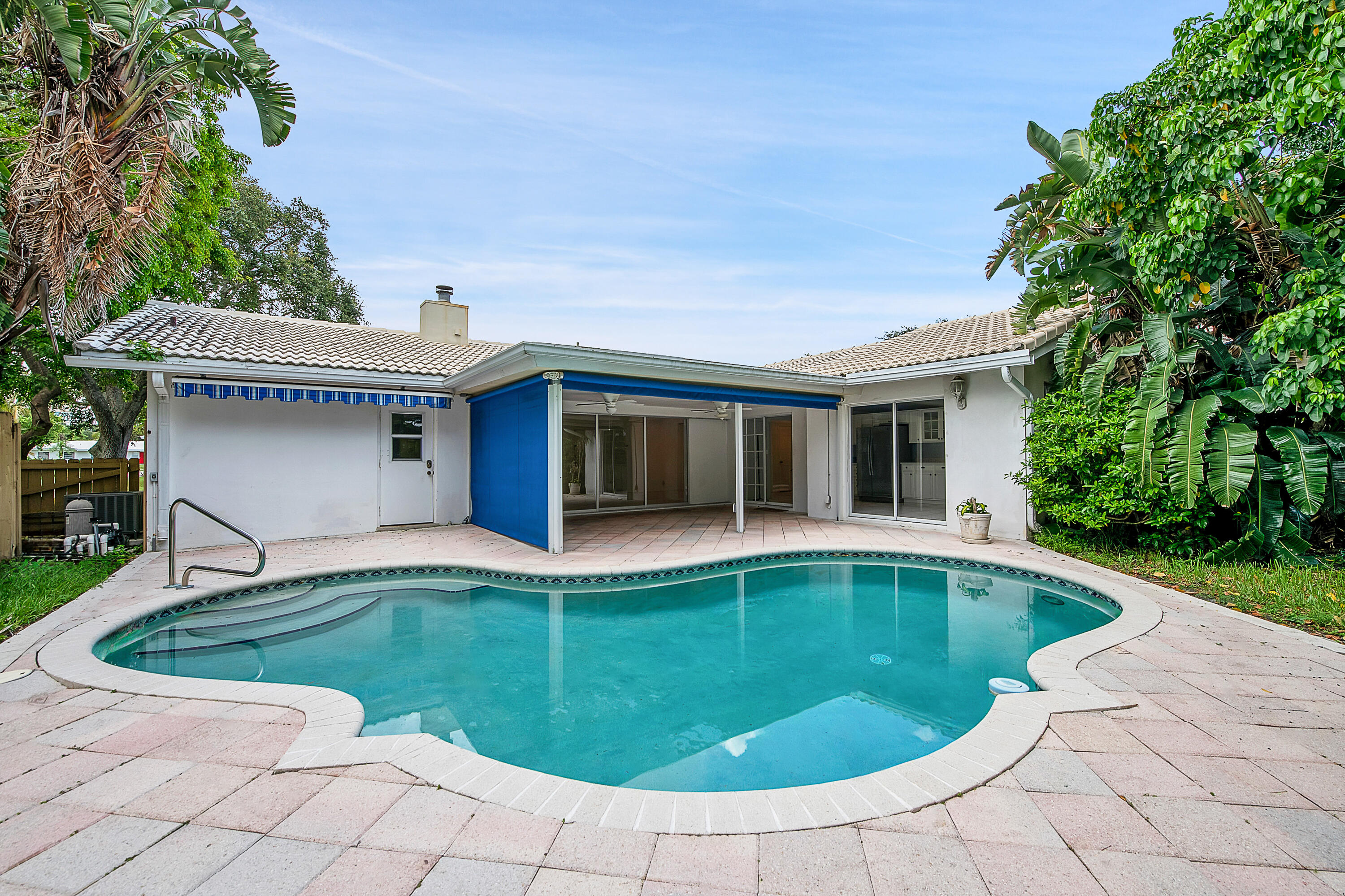 2098 Park Place Boca Raton, FL 33486 - Photo 2 of 32 Exterior-5