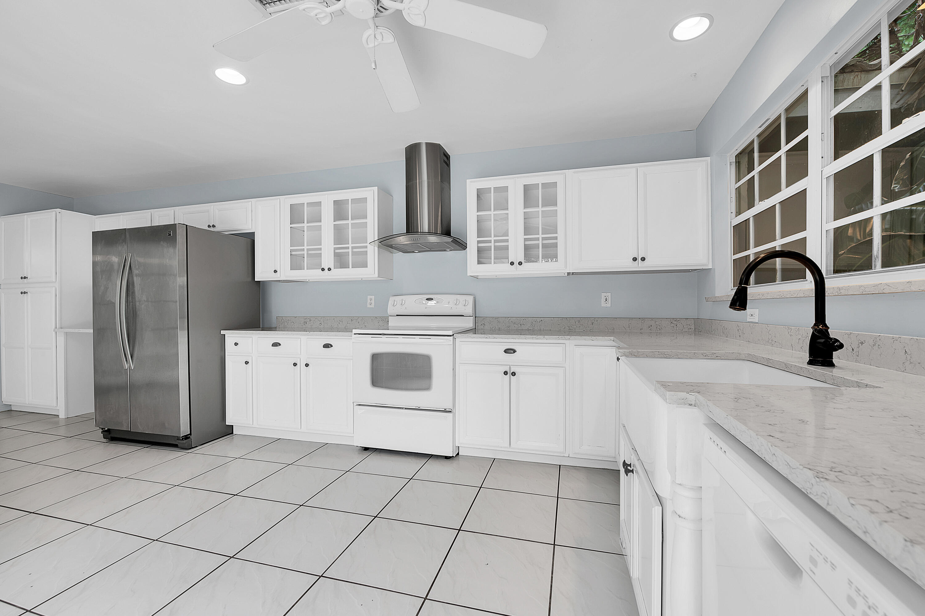 2098 Park Place Boca Raton, FL 33486 - Photo 5 of 32 Interior-10