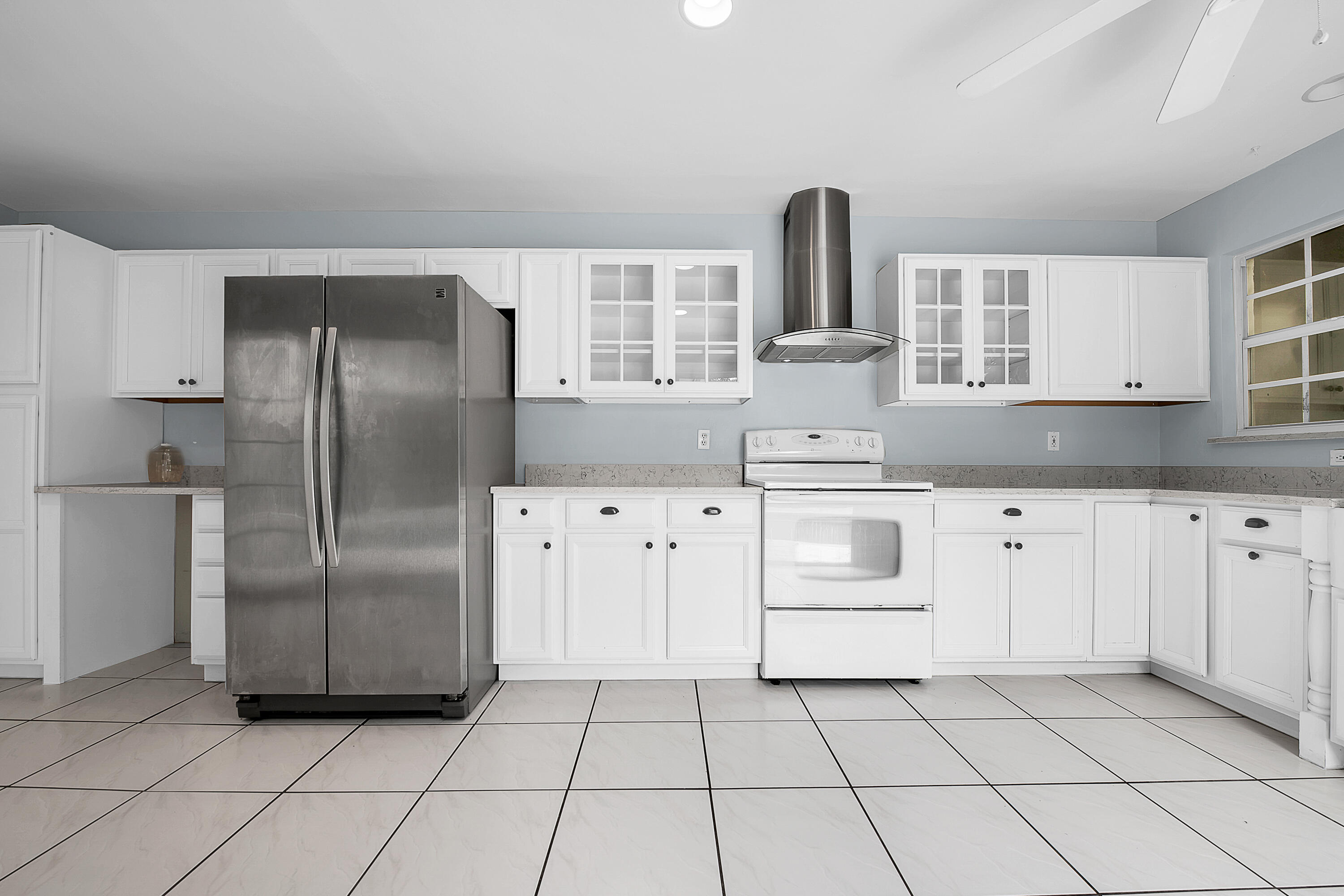 2098 Park Place Boca Raton, FL 33486 - Photo 6 of 32 Interior-9