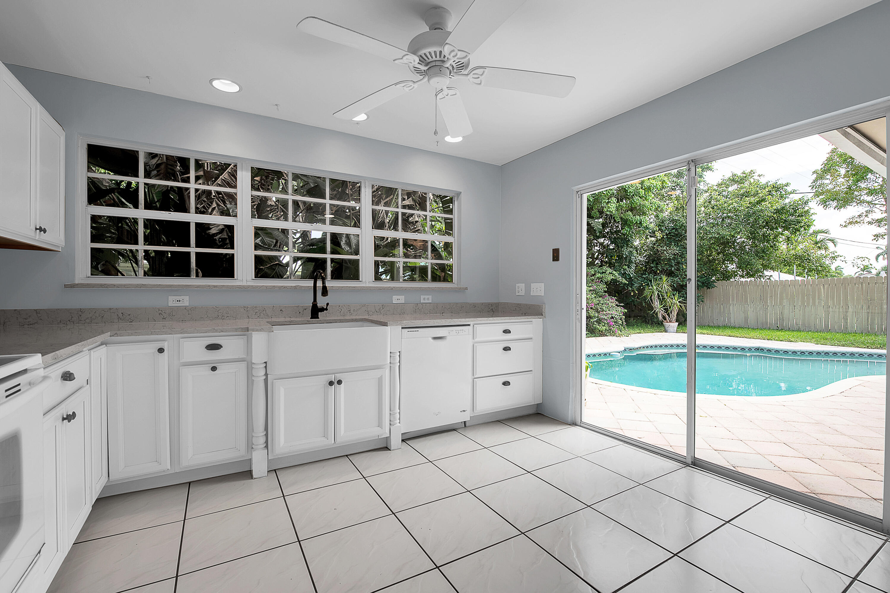 2098 Park Place Boca Raton, FL 33486 - Photo 10 of 32 Interior-35