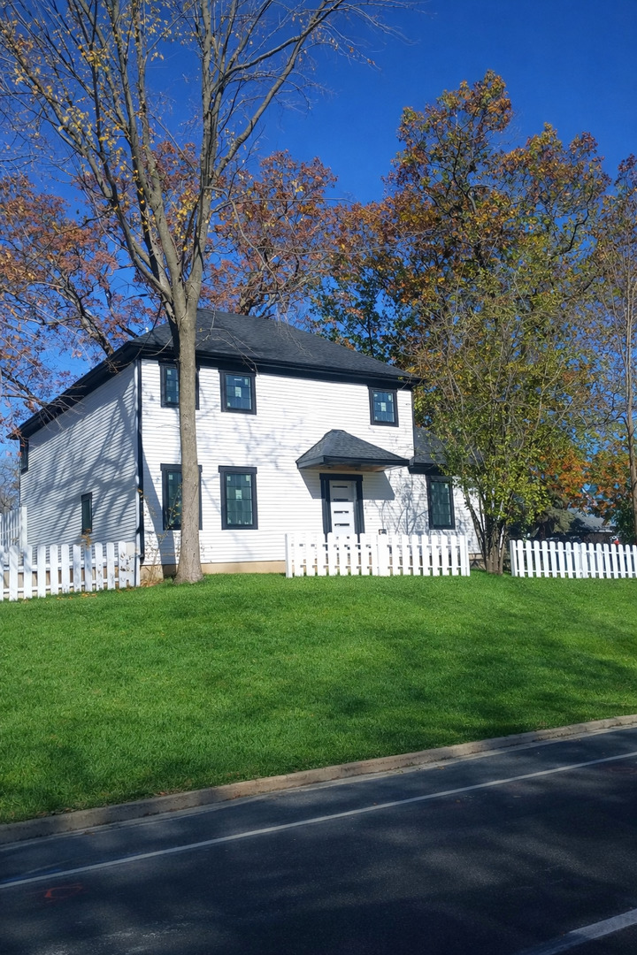 1480 Raymond Street South Elgin, IL 60177 - Photo 2 of 27