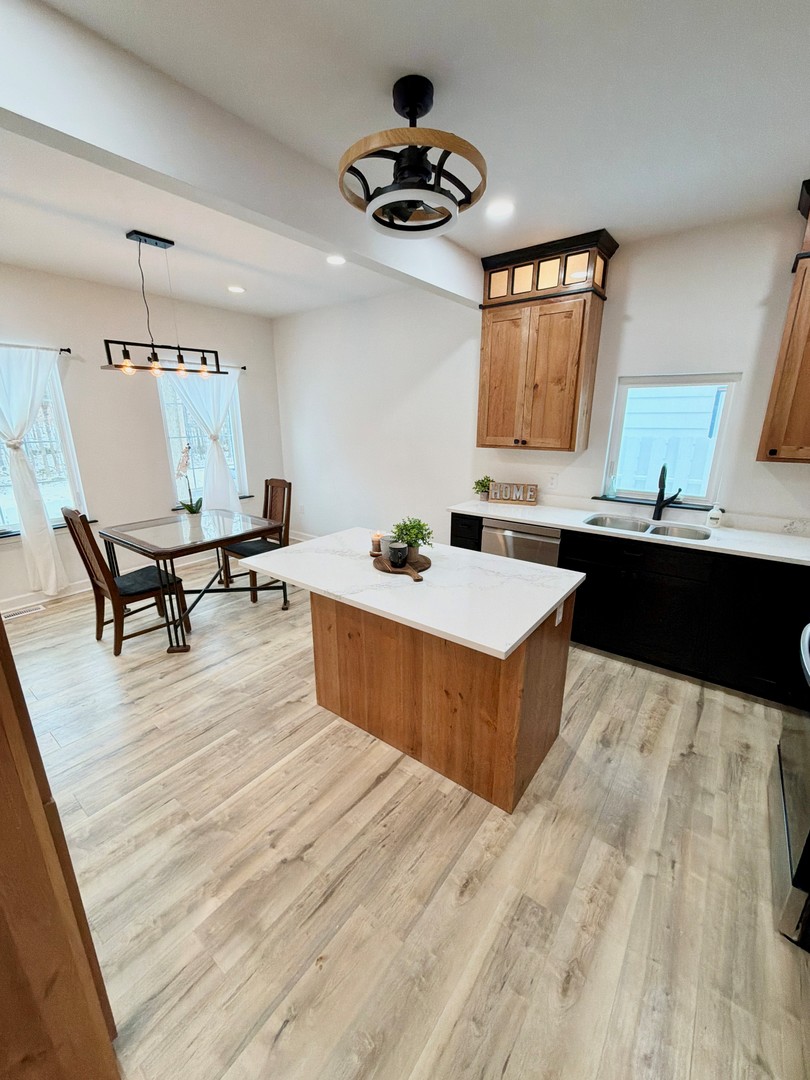 1480 Raymond Street South Elgin, IL 60177 - Photo 7 of 27